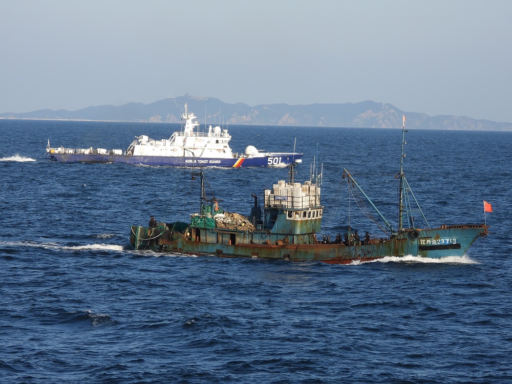 ▲10일 백령도 북서쪽 해상에서 서특단에 나포된 중국어선