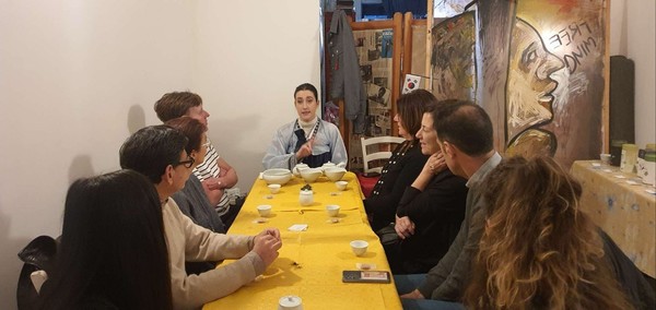 이탈리아 비테르보시에서 열린 '한국의 날' 행사에서 열린 지리산 녹차 시음회. (사)한국관광문화예술협회 제공