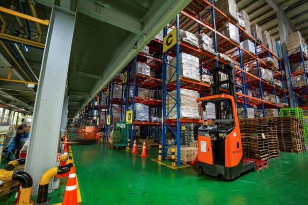 항만배후단지 입주기업 내부. IPA 포토