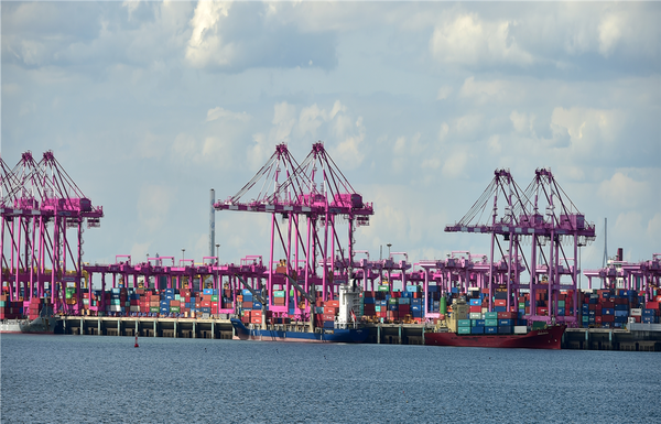 인천 신항 컨테이너 터미널. 인천뉴스DB