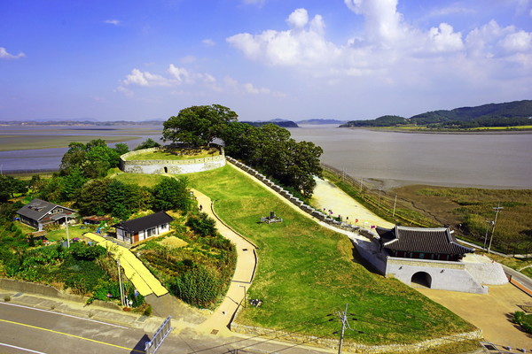 강화 가볼만한곳 강화8경으로 선정된 연미정 전경. 강화군 포토.