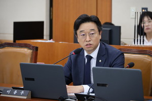 이용우 의원 "대법원 예규로 <b>내란전담재판부</b> 위헌 논란 종식" …국민의...