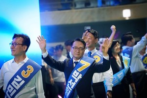 [정치분석] <b>박선원</b>, 인천 안방에서 1위 … 최민희 독주 흔들고 최고위원...